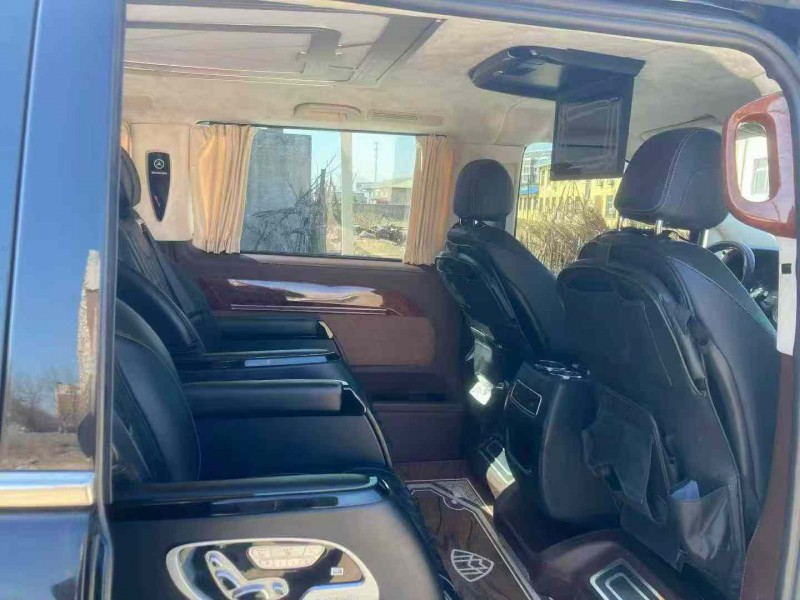 唐山21年奔驰威霆4