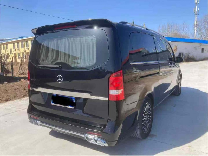 唐山21年奔驰威霆8