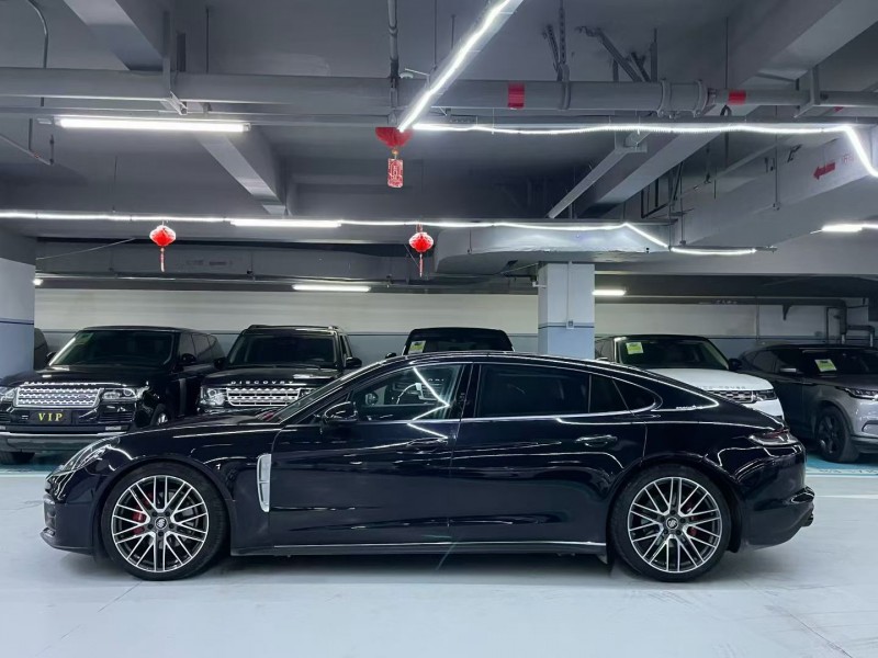 深圳23年保时捷帕拉梅拉8