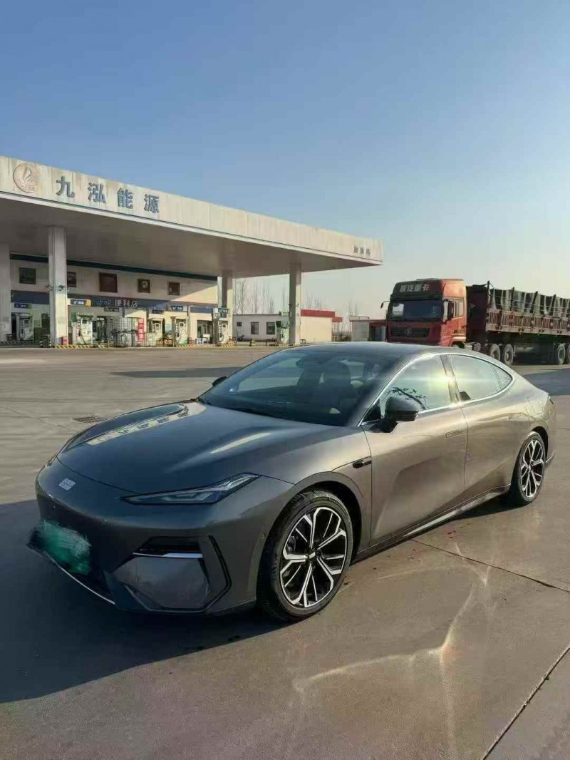 济宁25年吉利银河3