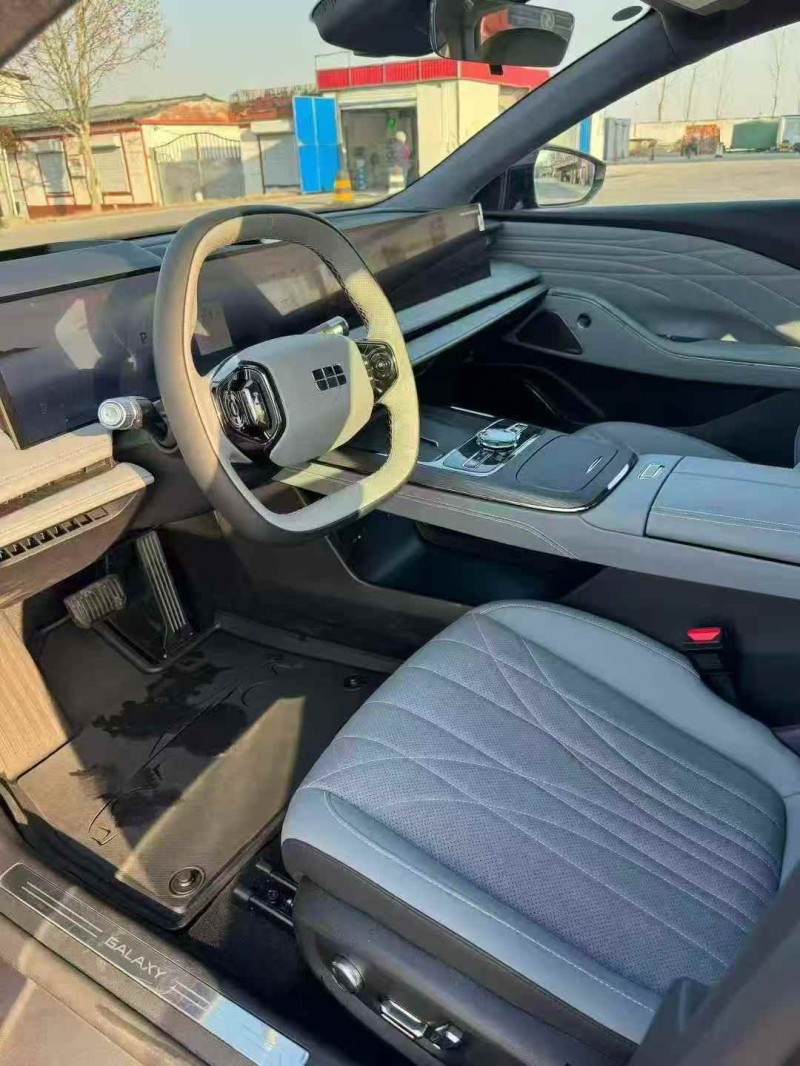 济宁25年吉利银河4