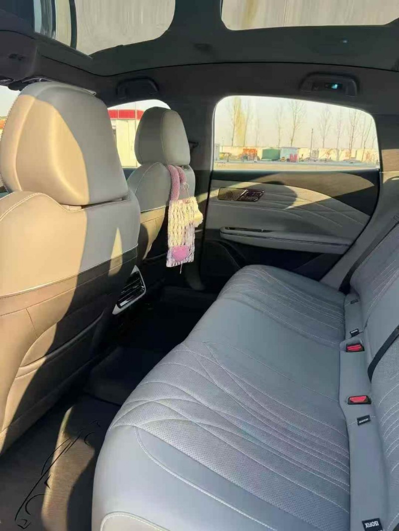 济宁25年吉利银河6