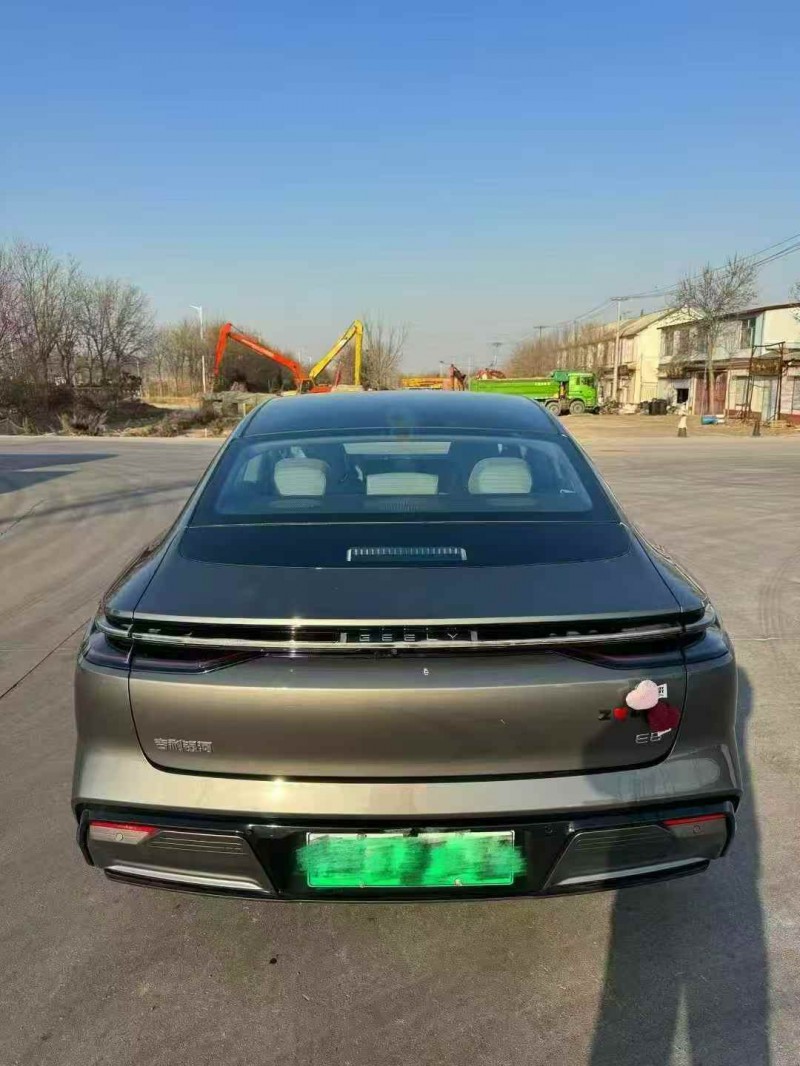 济宁25年吉利银河9