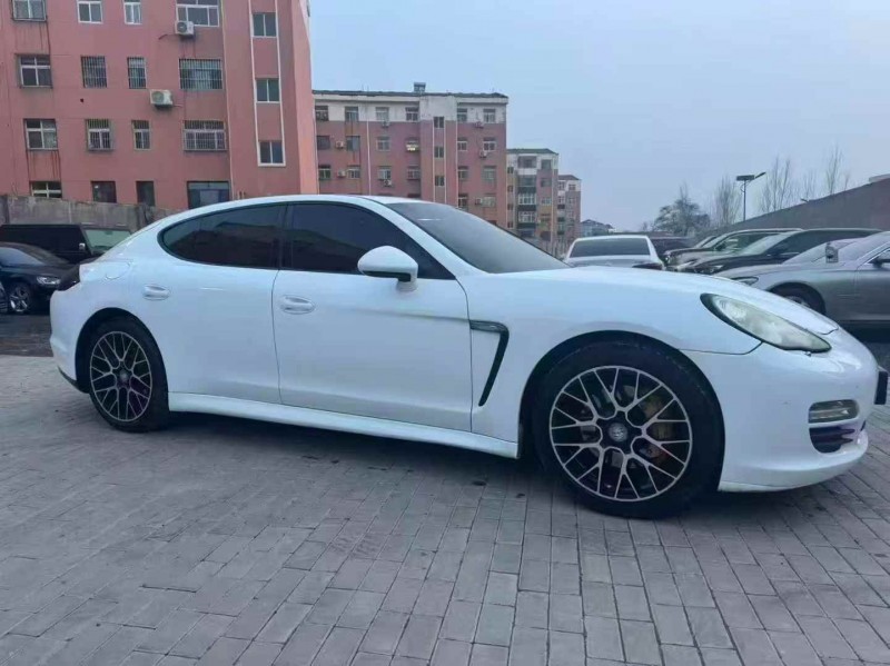 邢台11年保时捷帕拉梅拉2