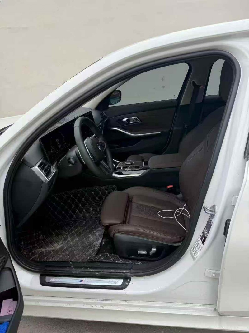 湖州23年宝马3系6