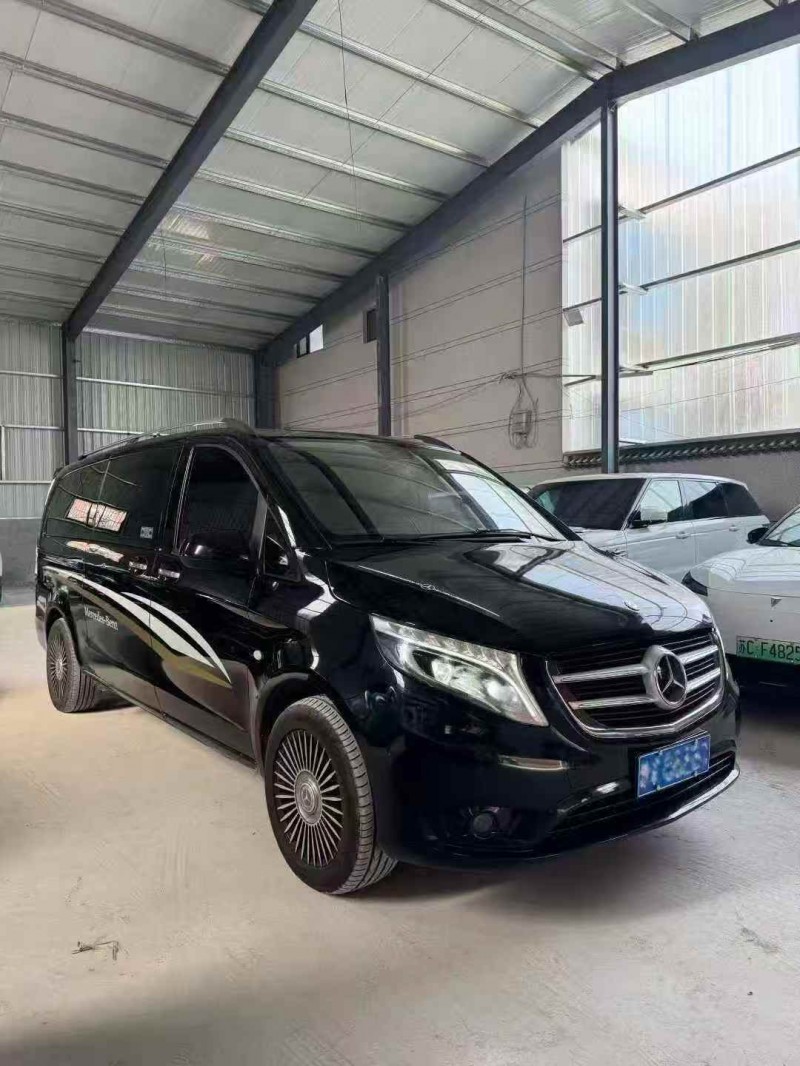 菏泽19年奔驰威霆2