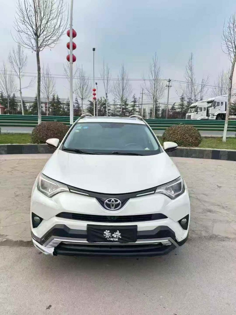 菏澤16年豐田RAV4榮放1