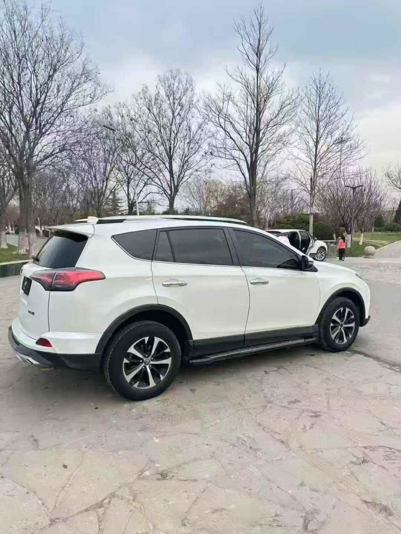 菏澤16年豐田RAV4榮放8