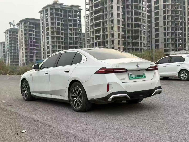 北海24年宝马I58