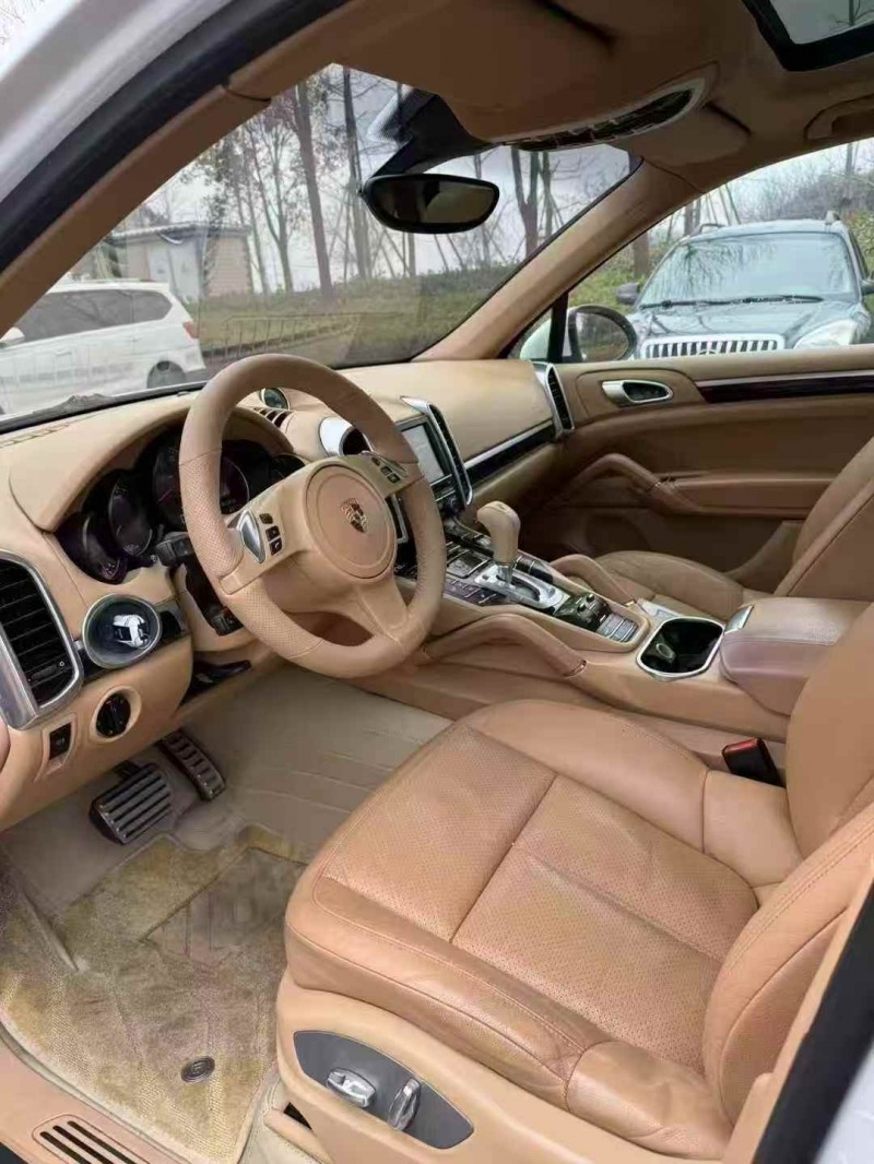 东营13年保时捷卡宴4