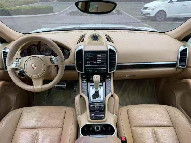 东营13年保时捷卡宴5