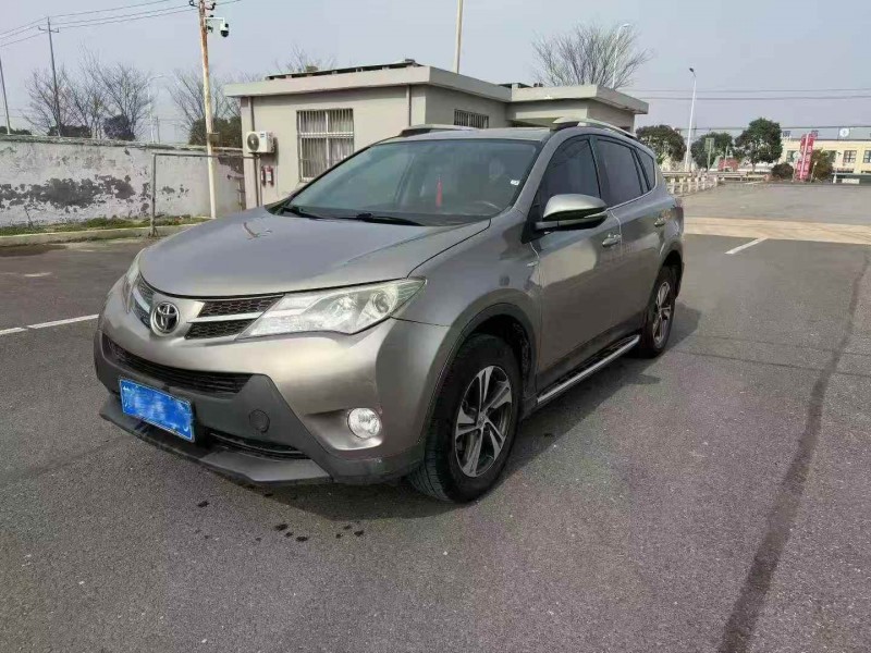 东营16年丰田RAV42