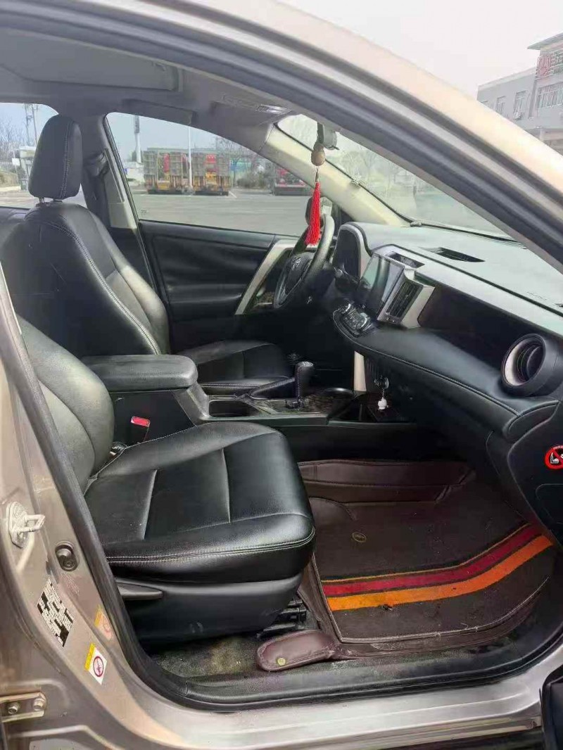 东营16年丰田RAV45