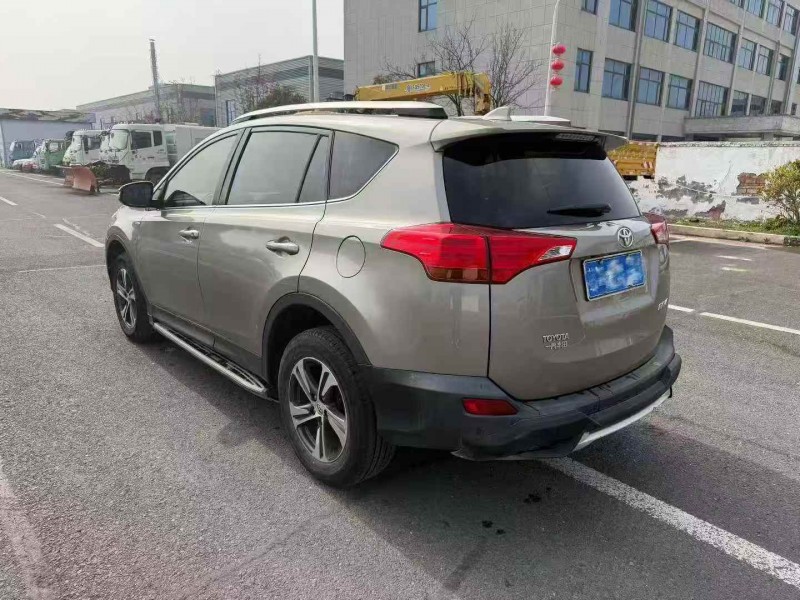 东营16年丰田RAV49