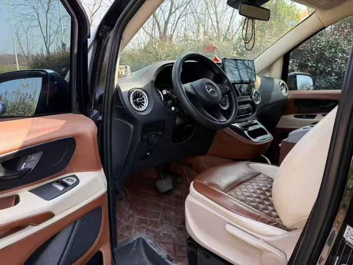 鄂州21年奔驰威霆4