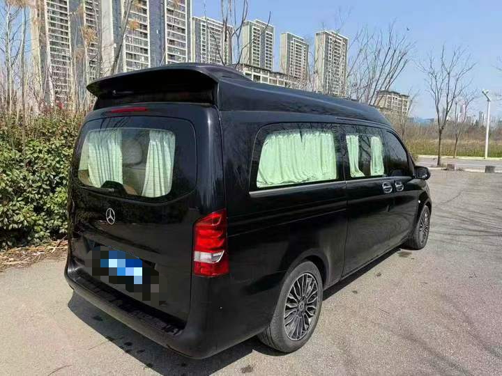 鄂州21年奔驰威霆8