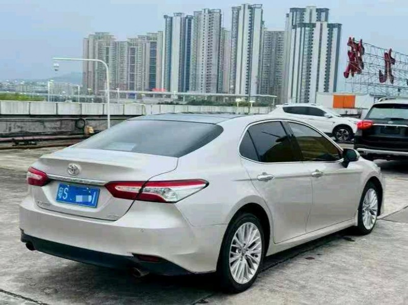 東莞19年豐田凱美瑞8