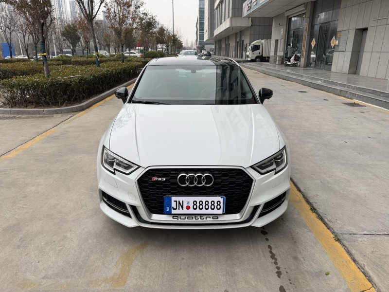 济宁18年奥迪A31