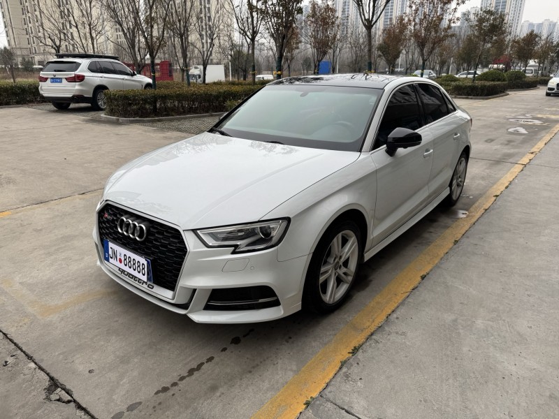 济宁18年奥迪A32