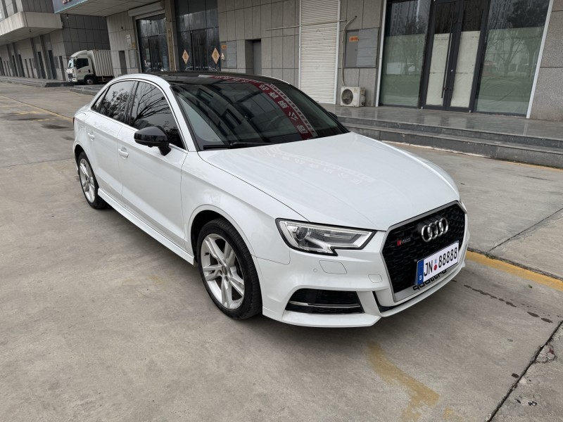 济宁18年奥迪A33