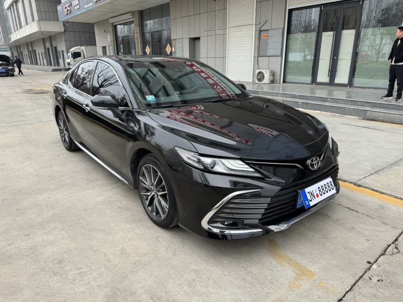 濟寧23年豐田凱美瑞3