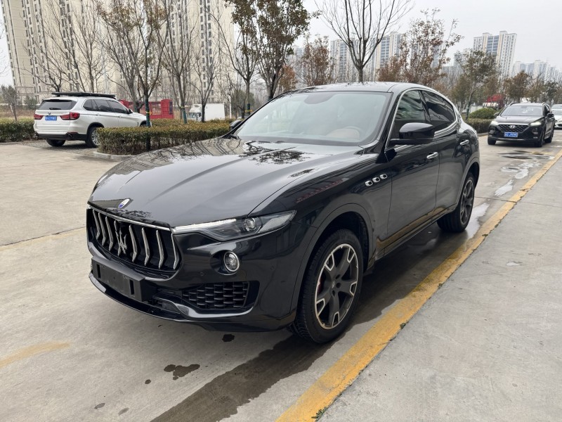 济宁17年玛莎拉蒂Levante2