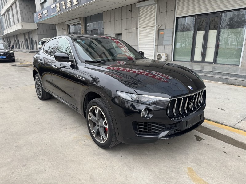 济宁17年玛莎拉蒂Levante3