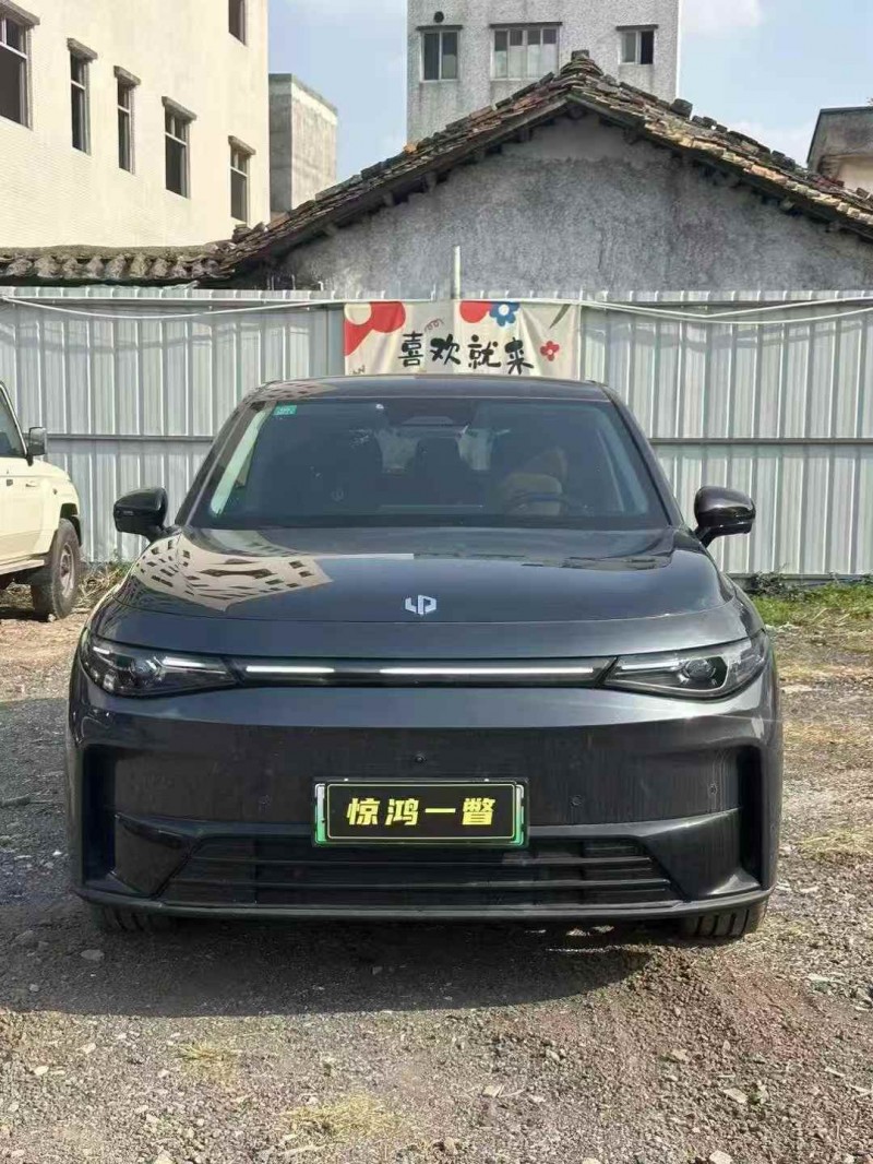 深圳25年零跑汽车C101