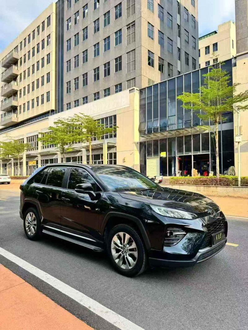 深圳21年丰田威兰达3