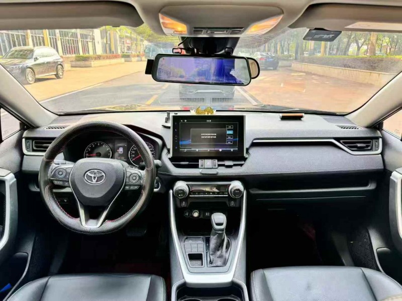 深圳21年丰田威兰达6