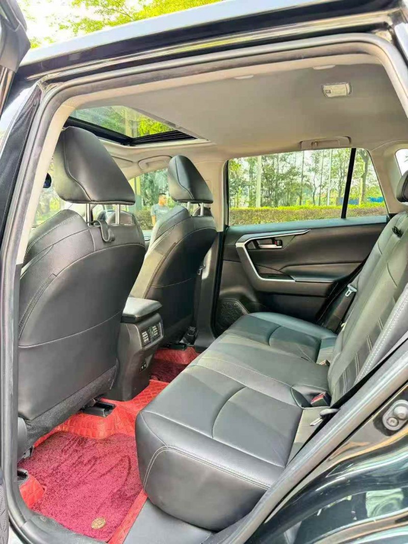 深圳21年丰田威兰达7