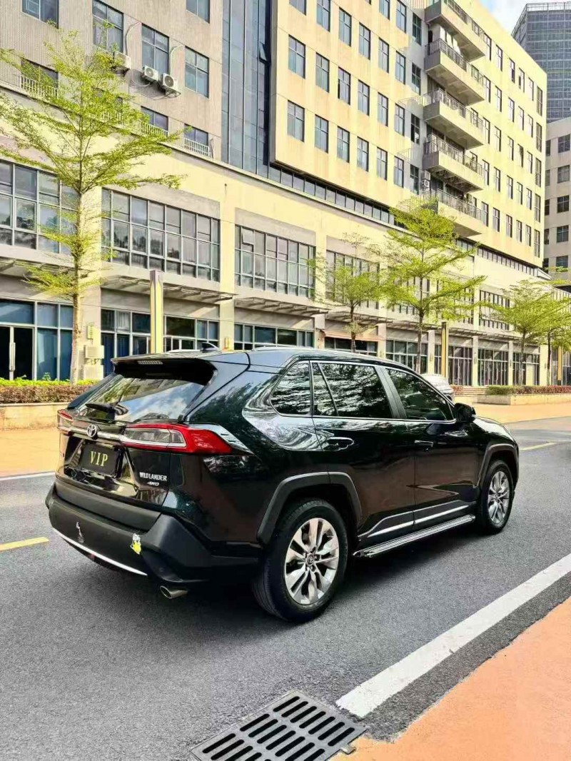 深圳21年丰田威兰达8