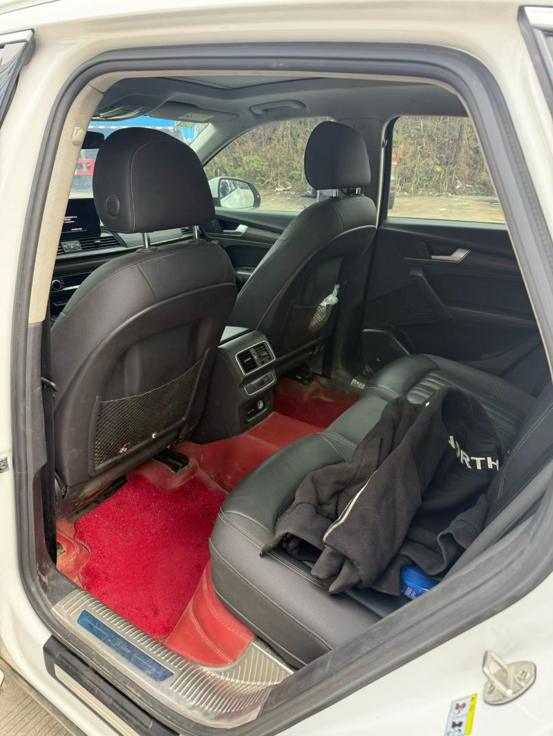 乐山22年奥迪Q54