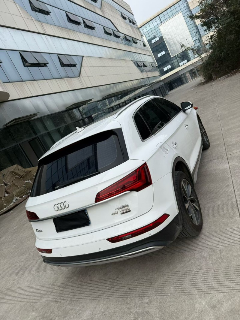 乐山22年奥迪Q56