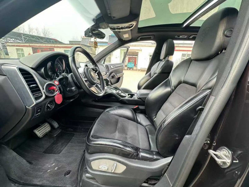 徐州17年保时捷卡宴4