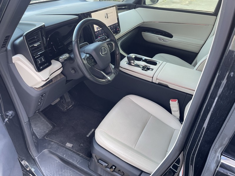 济宁24年雷克萨斯LM雷尔法5