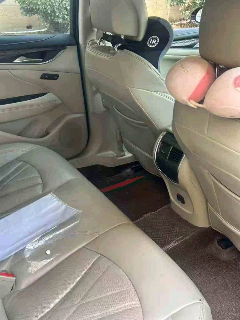 蚌埠19年别克君越3