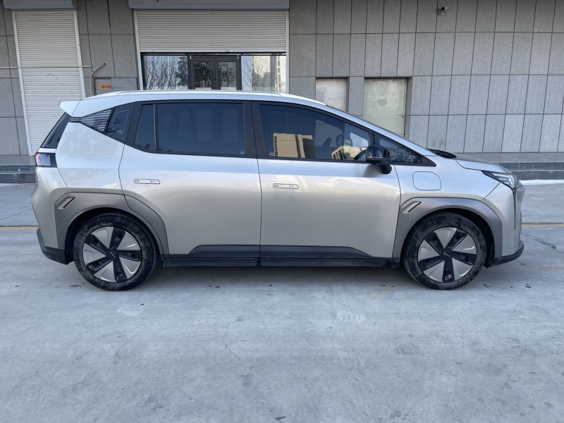 济宁22年传祺埃安Y5