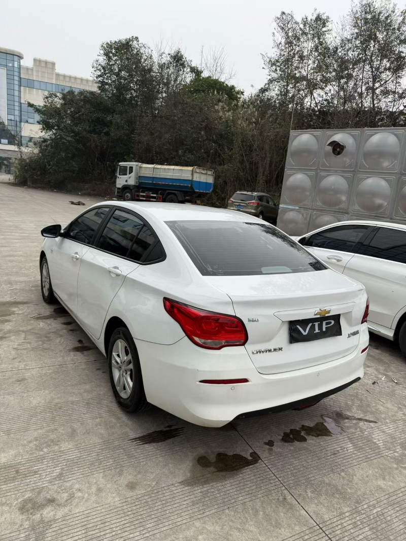 乐山19年雪佛兰科沃兹5