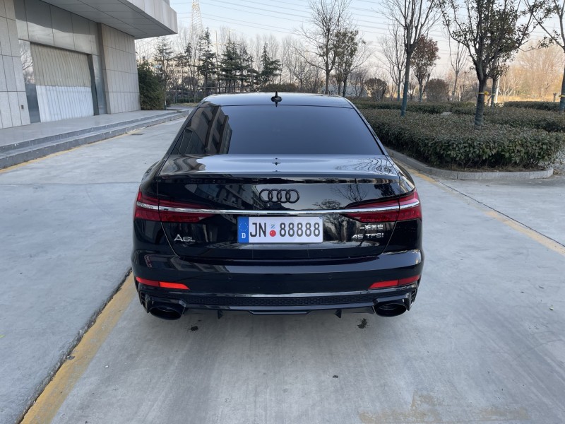 济宁23年奥迪A6L9