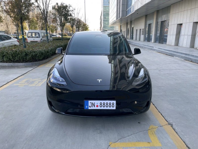 济宁23年特斯拉MODEL Y1