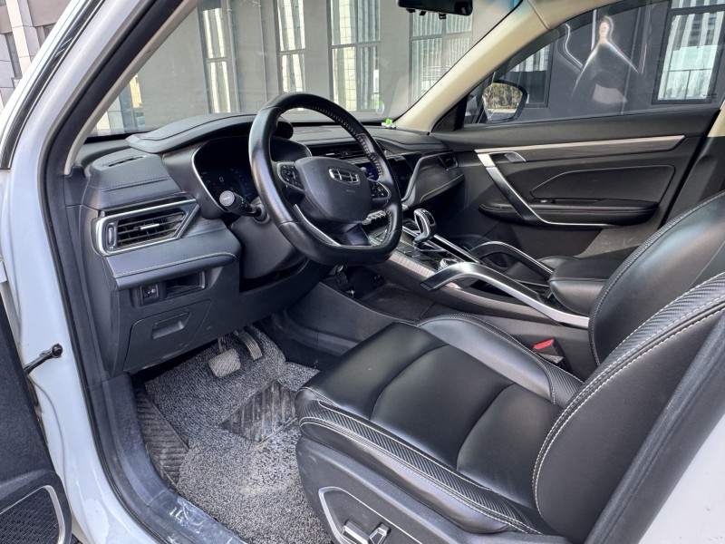 岳阳21年吉利博越3