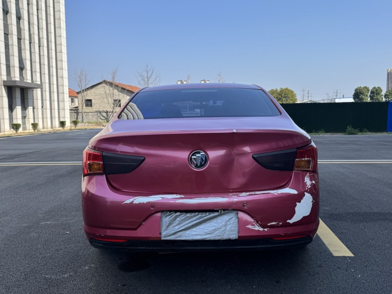 岳阳17年别克威朗8