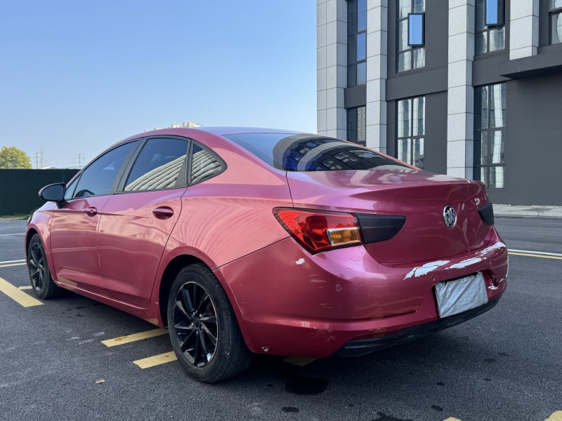 岳阳17年别克威朗9