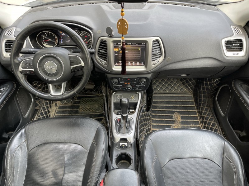 济宁17年Jeep指南者6