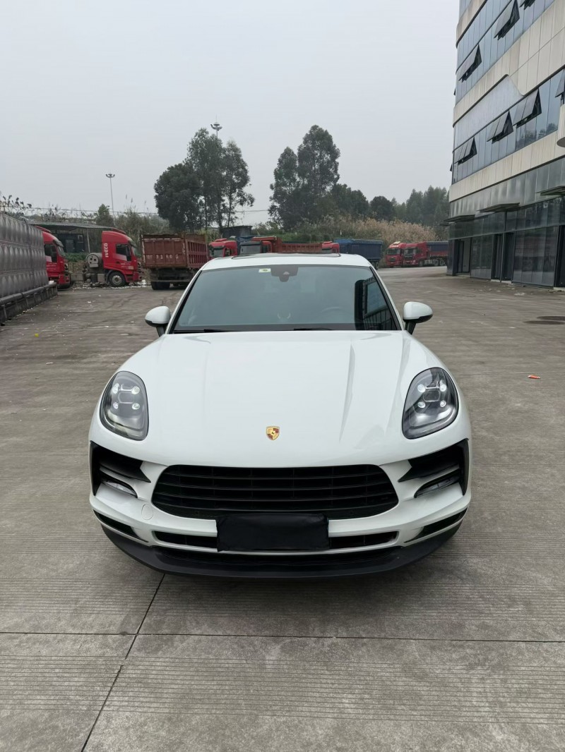 乐山19年保时捷Macan1