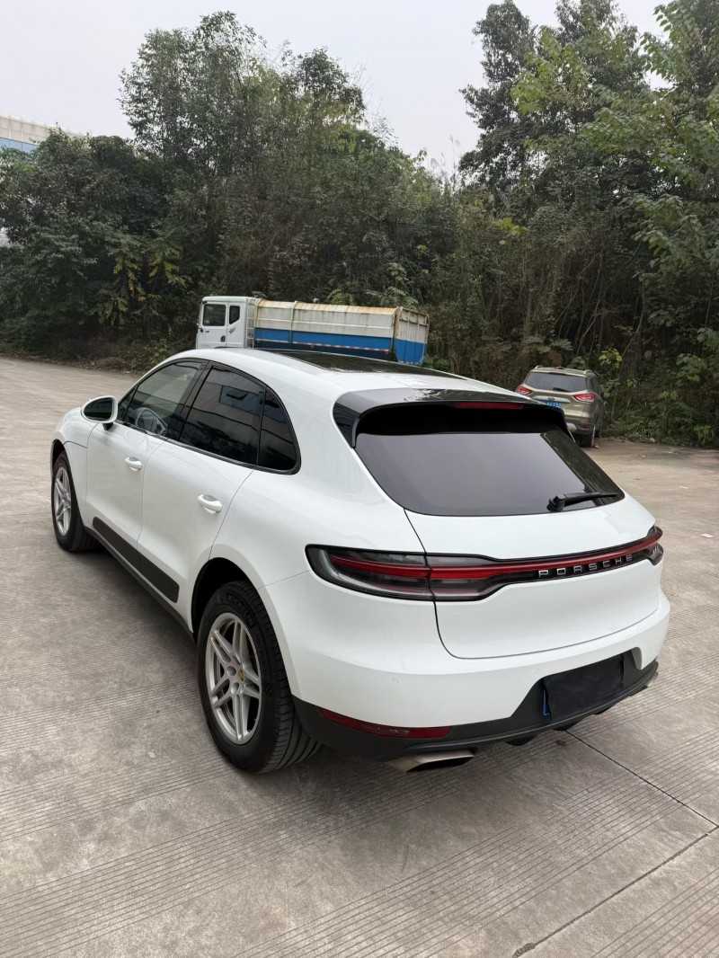 乐山19年保时捷Macan5