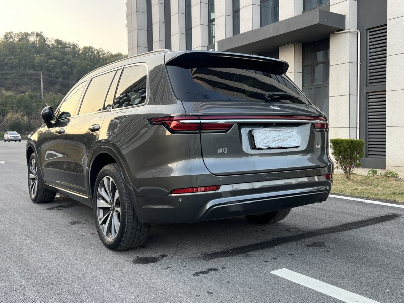 岳阳20年理想理想ONE8