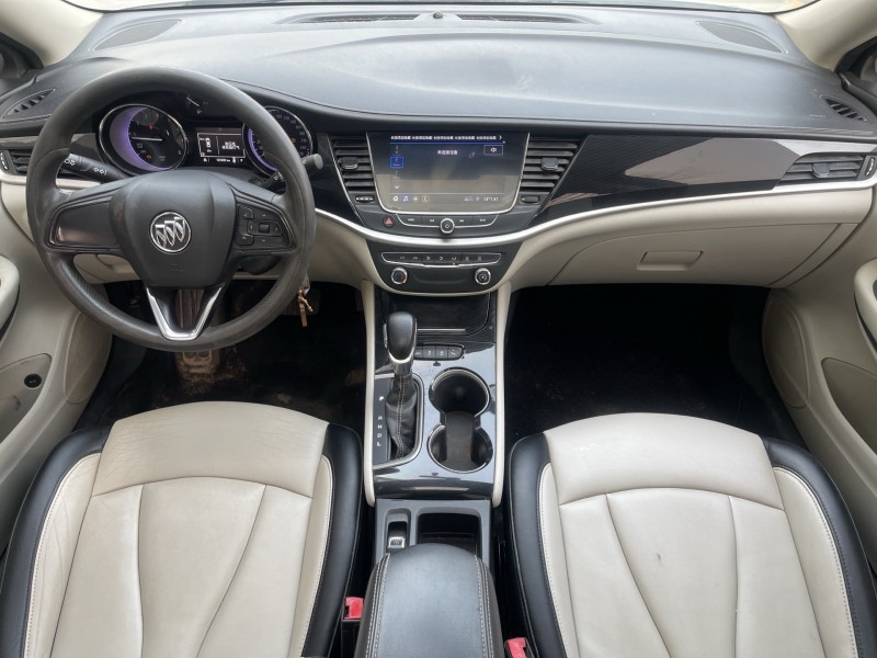 济宁20年别克威朗5