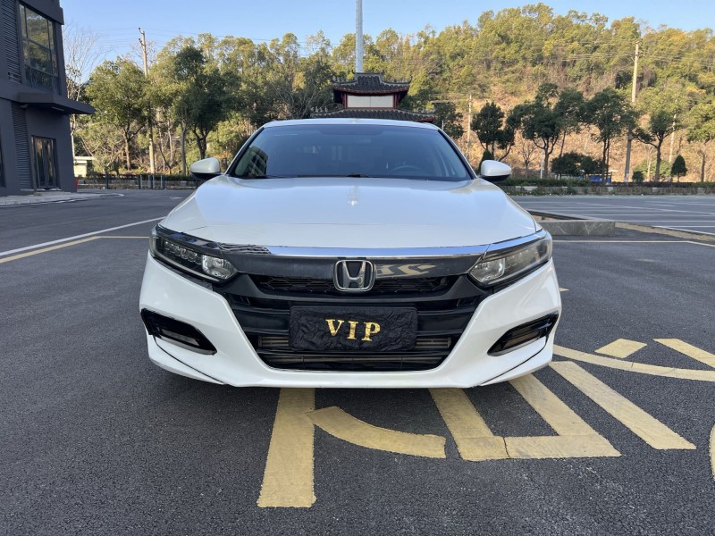 岳阳18年本田雅阁1